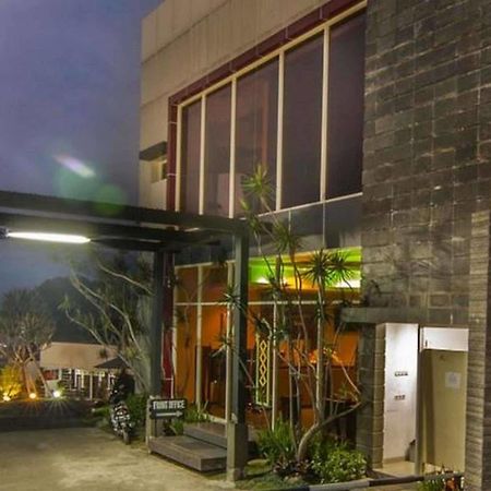 The Rizen Hotel Cisarua Exterior foto