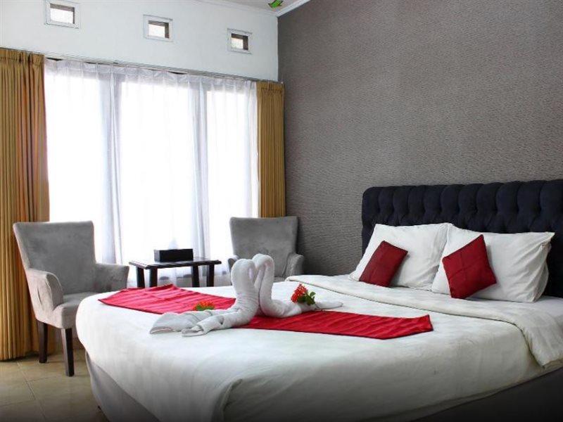 The Rizen Hotel Cisarua Exterior foto
