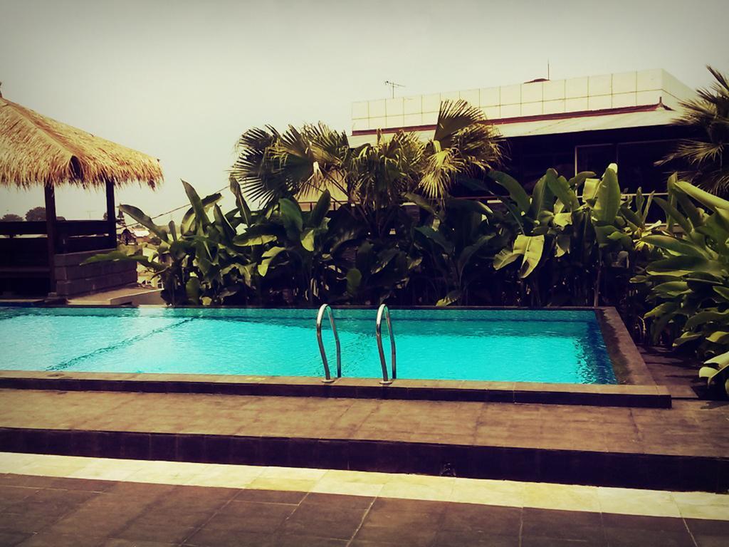 The Rizen Hotel Cisarua Exterior foto
