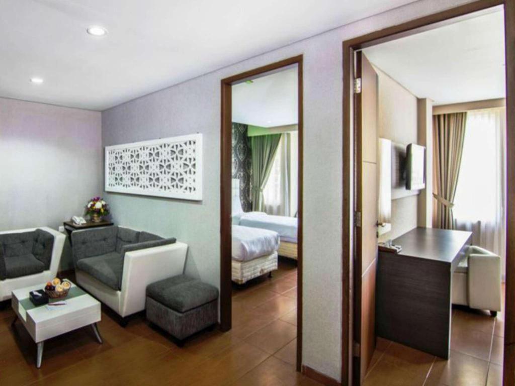 The Rizen Hotel Cisarua Exterior foto