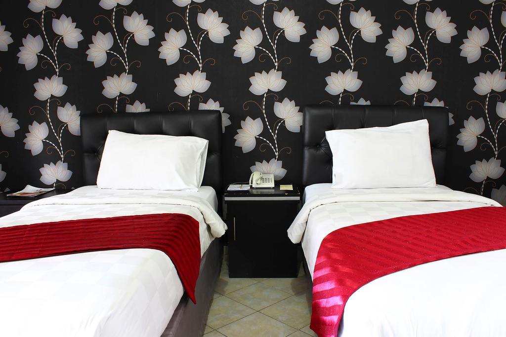 The Rizen Hotel Cisarua Exterior foto